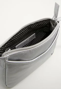 TOM TAILOR DENIMCILIA - Axelremsväska - Silber -Tom Tailor Denim Försäljning 064d6f7ec5314b95b94dd3c61b96f276
