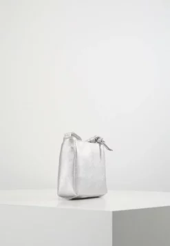 TOM TAILOR DENIMCILIA - Axelremsväska - Silber -Tom Tailor Denim Försäljning 07bae31daf304b22a3fda5131d45e68b