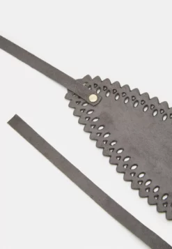 TOM TAILOR DENIMDELIZA - Midjeskärp - Taupe Uni 8 TOM TAILOR DENIMDELIZA - Midjeskärp - Taupe Uni -Tom Tailor Denim Försäljning 30636eb28138489faba84985b90681f4 scaled